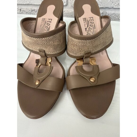 Salvatore Ferragamo Women’sLeather Woven Mule Sandals with Gold Hardware Size 8 - Picture 7 of 8